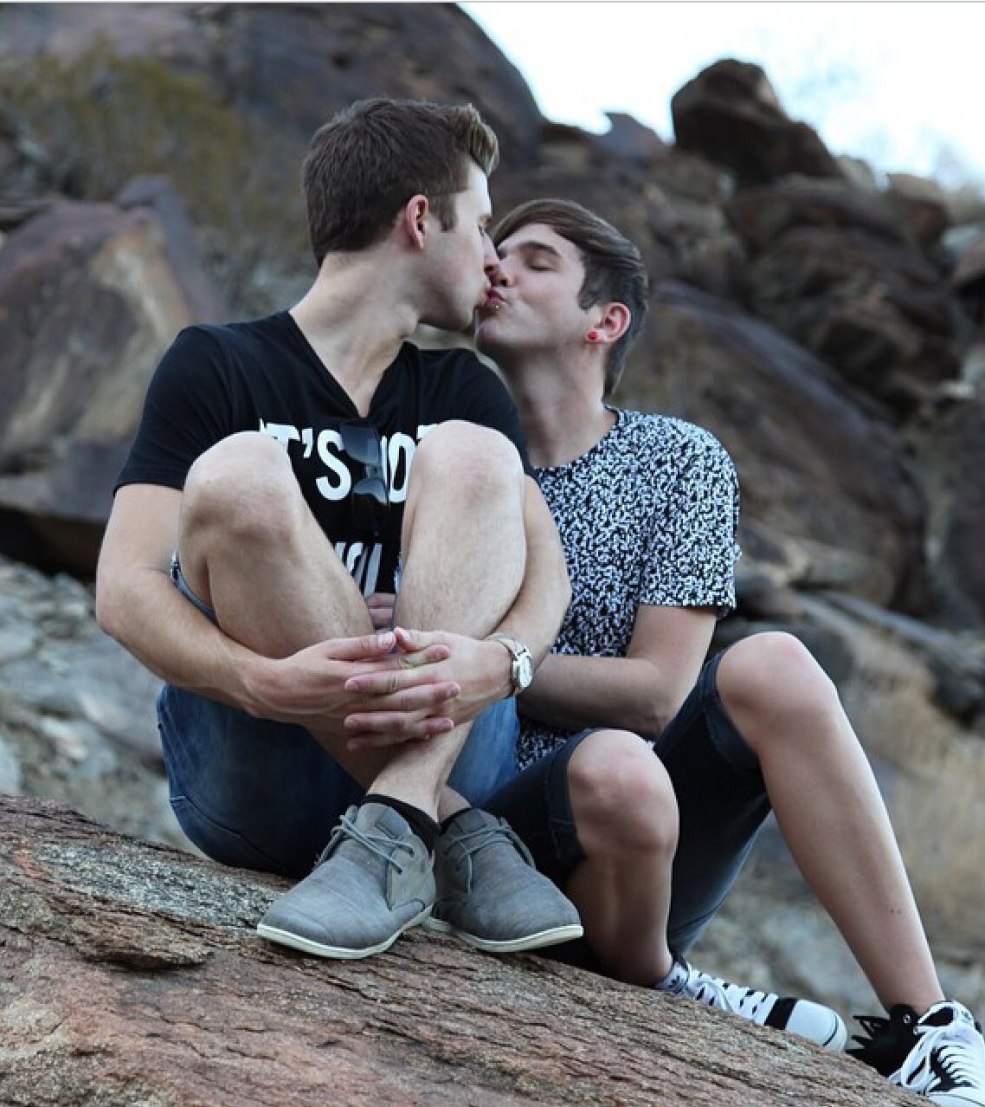 Homme et femme au lit