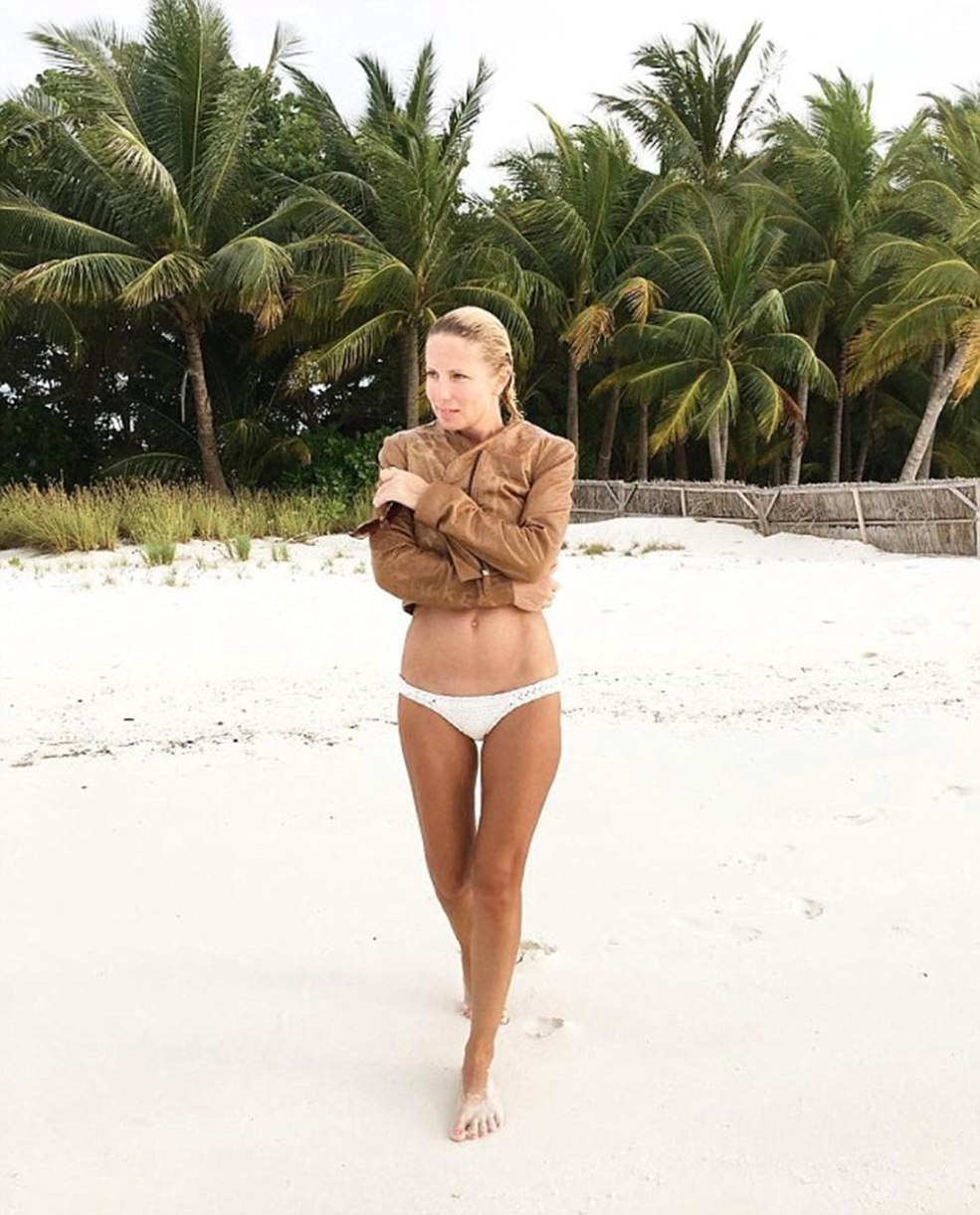 Maria Zakharova en maillot de bain