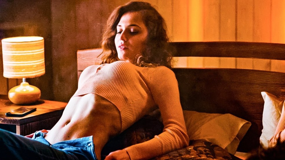 Teenylovers - Lizi Vogue - Teen adolescent a plu avec du sperme