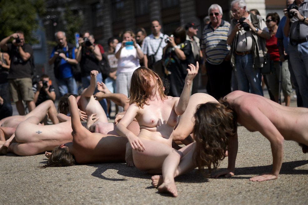 Femmes nues au festival