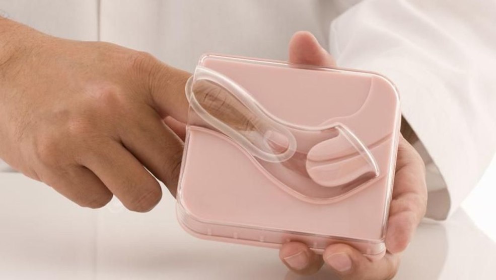 Hôtesses en jupes courtes