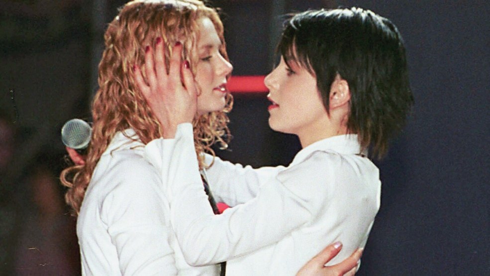 Julia Volkova t a t u