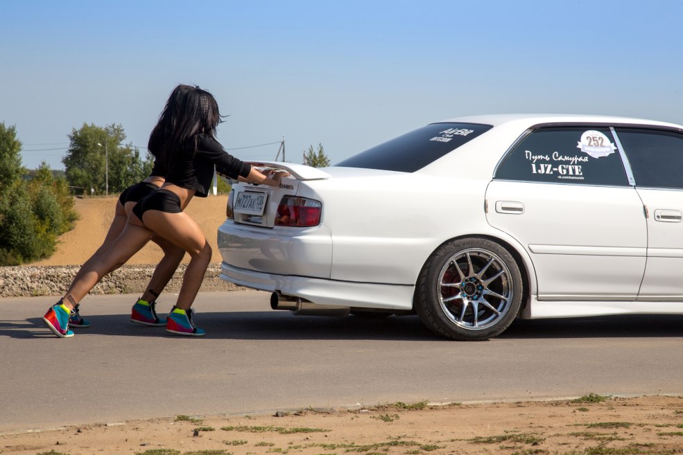 Toyota Chaser Tourer V and Girl