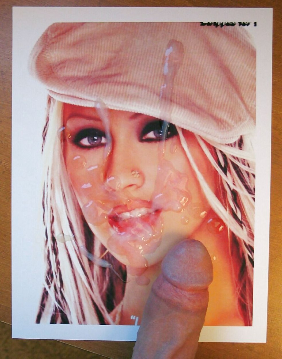 Christina Aguilera Fakes nus