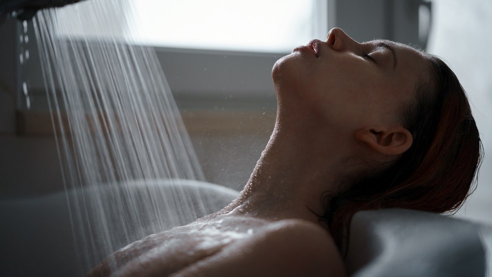 Big poitrine vs est petite