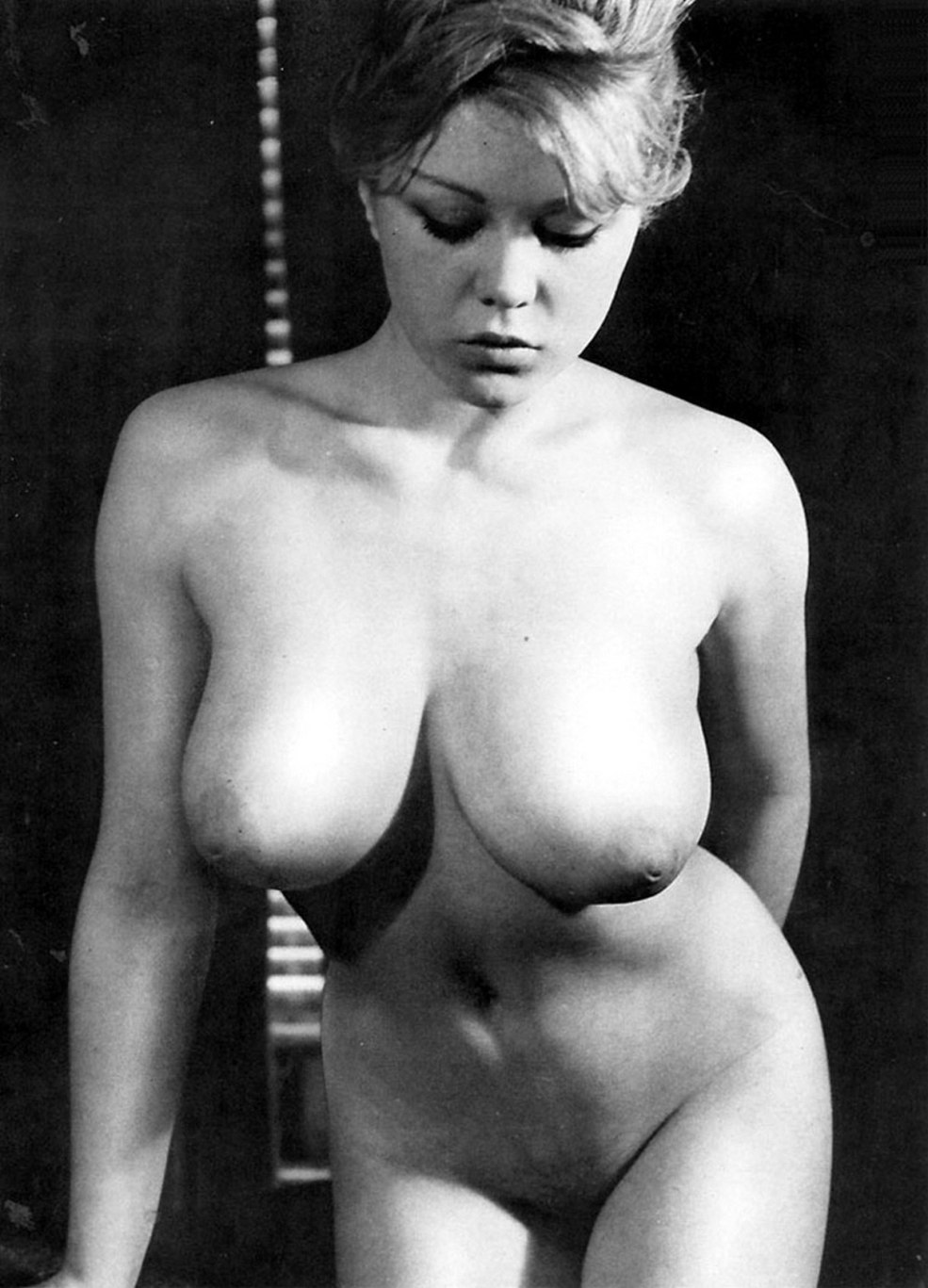 Anita Ekberg nue - photos de filles porno