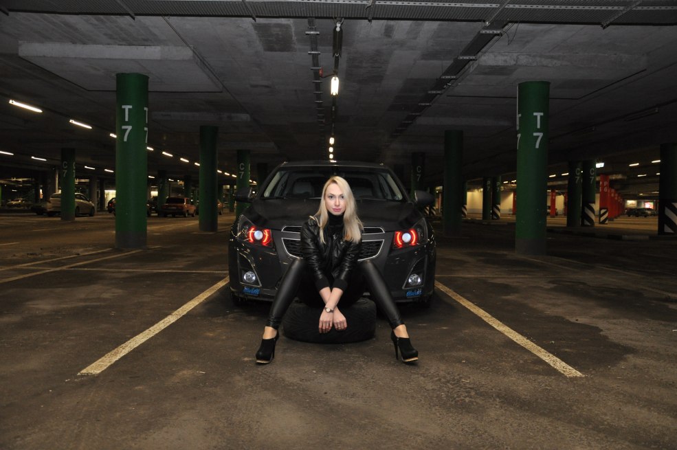 Séance photo dans le parking du métro