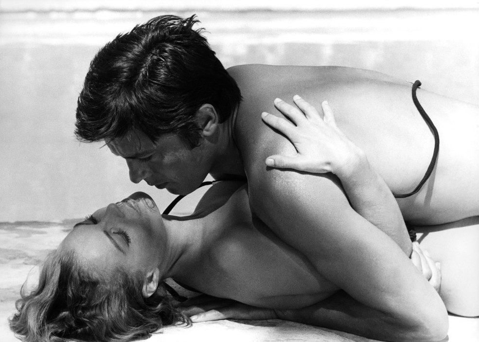 Romy Schneider et Alain Delon Basin Kiss