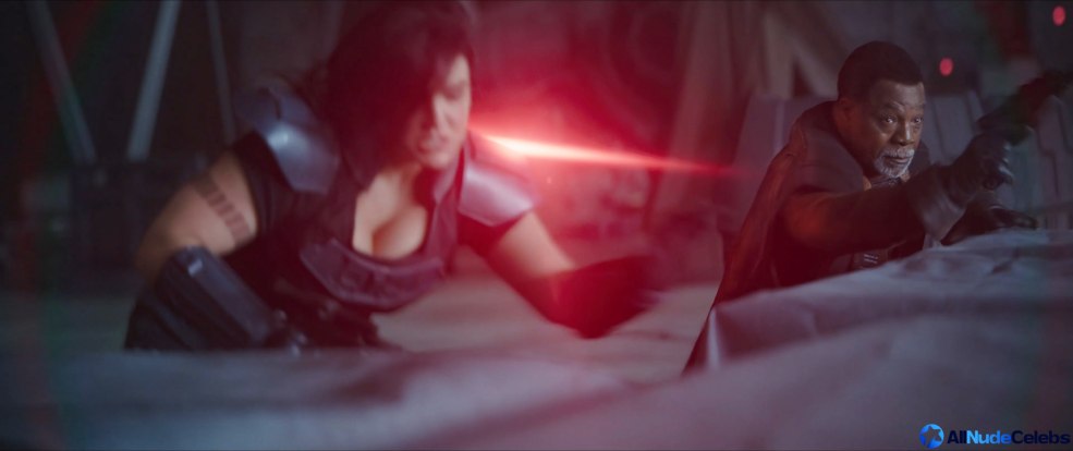 Gina Karano s'est déshabillé