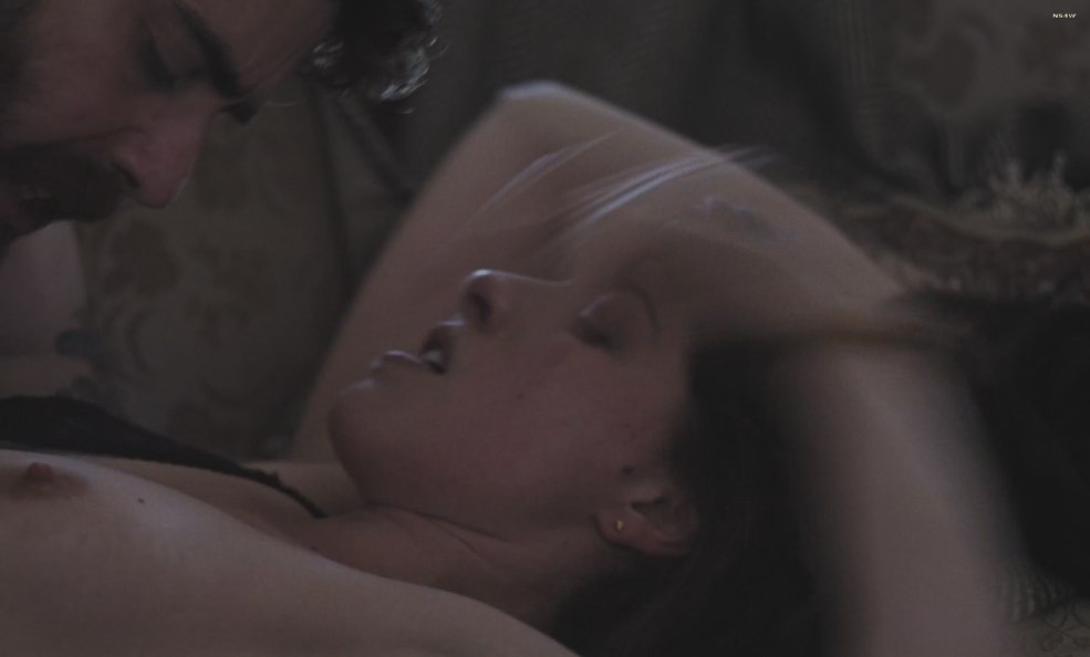 Olive Joe Tirlby nue