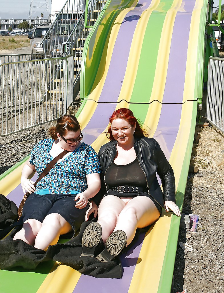 Mûrir dans une jupe et sans culotte