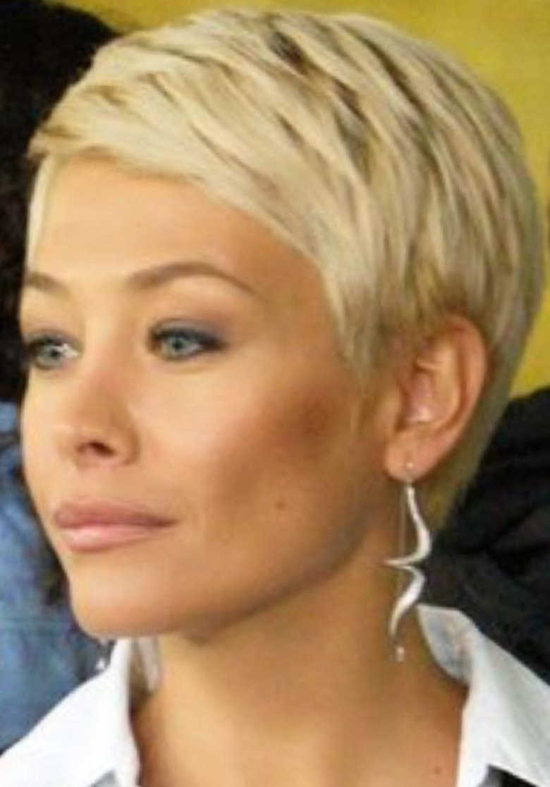 Coupe courte de Julia Kostyushkina