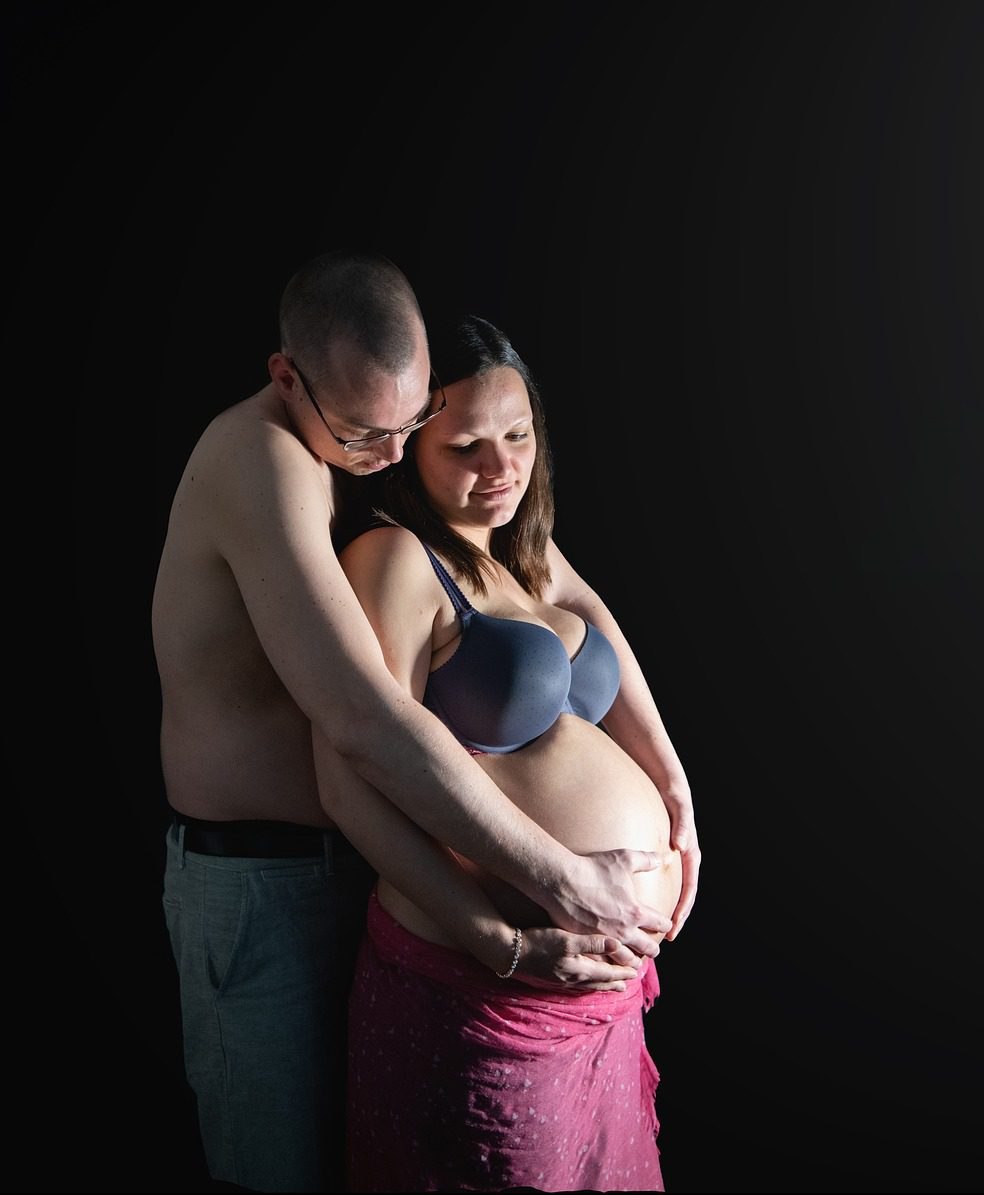 Fille enceinte a fait l'amour