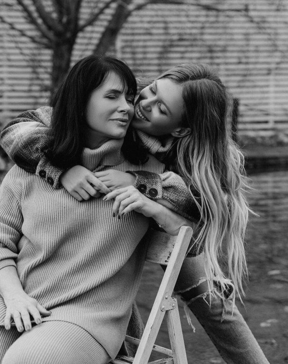 Natalia Phillips en short