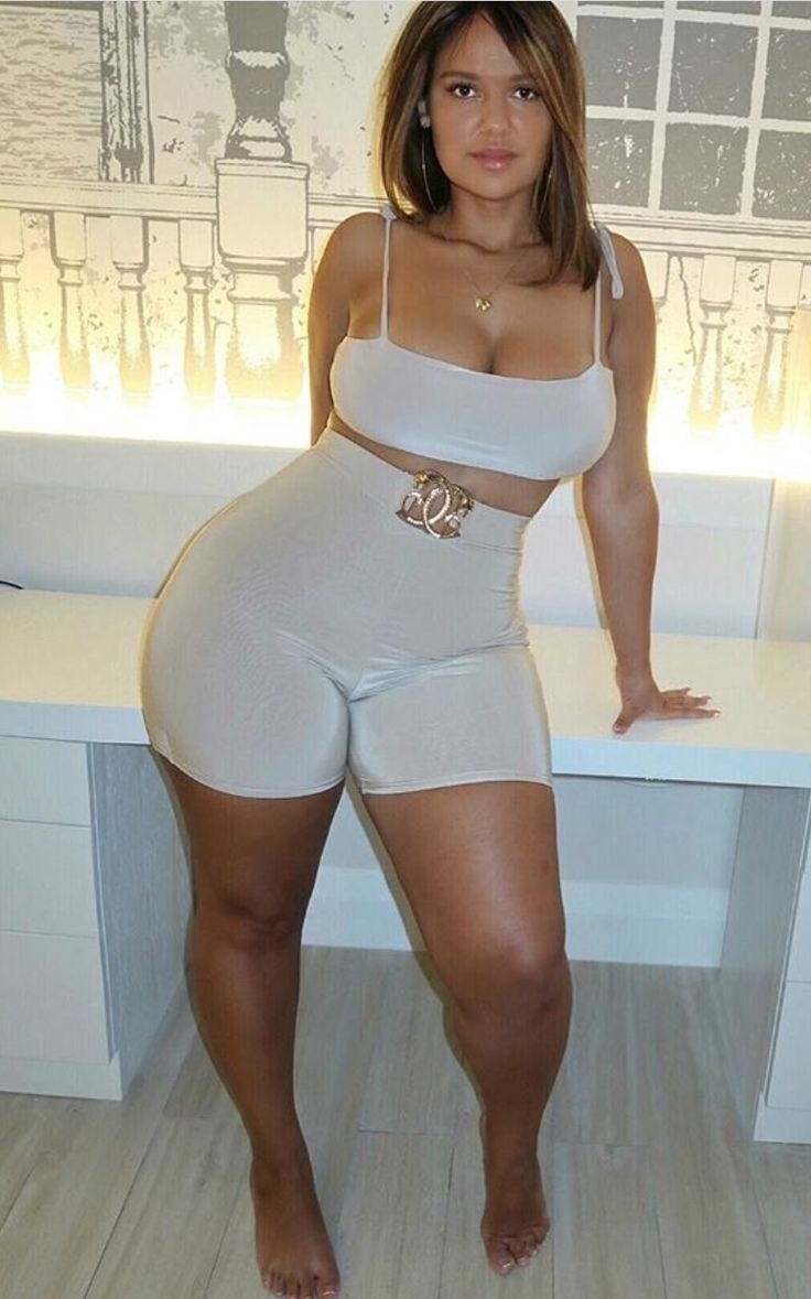 Les pieds des belles femmes