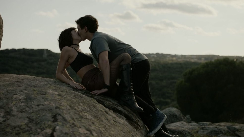 Ursula Korbero dans la série Paper House