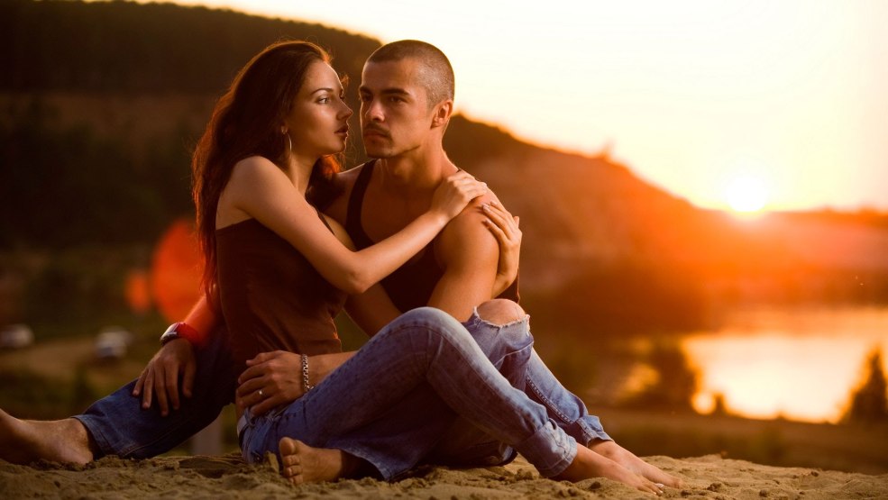 Filles en leggings en cuir