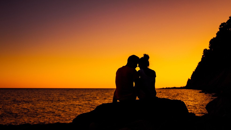 Deux au coucher du soleil