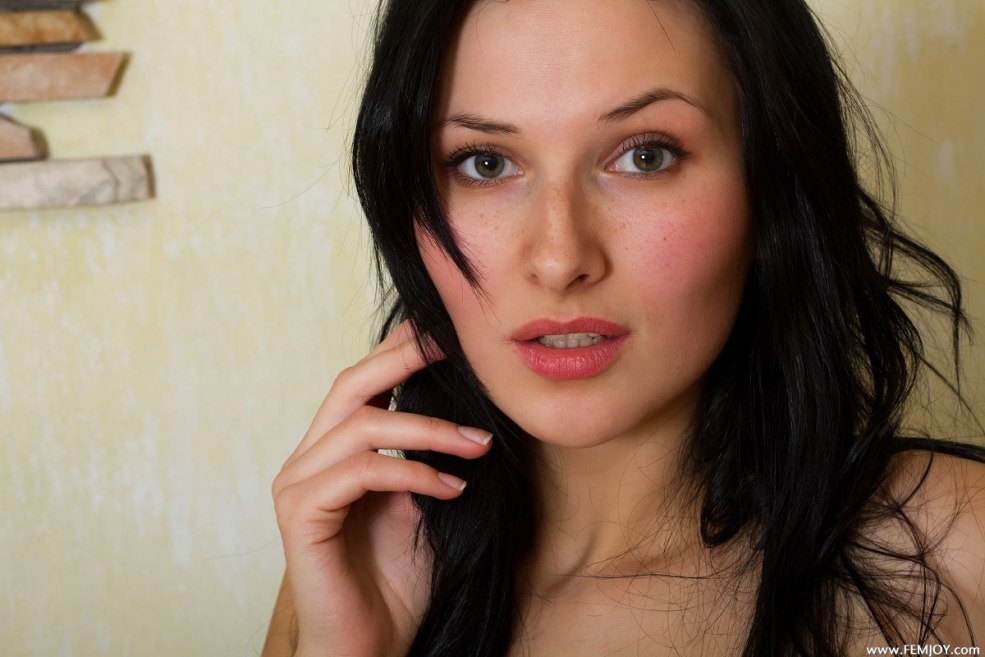 Amateur avec brune Lena