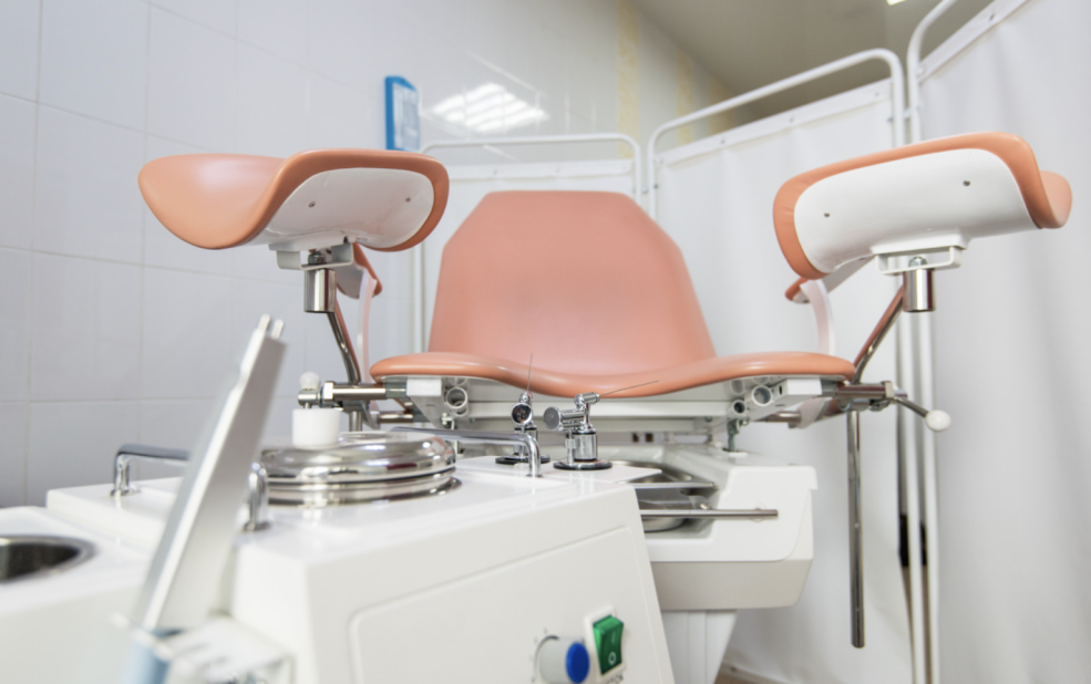 Armoire gyno avec chaise