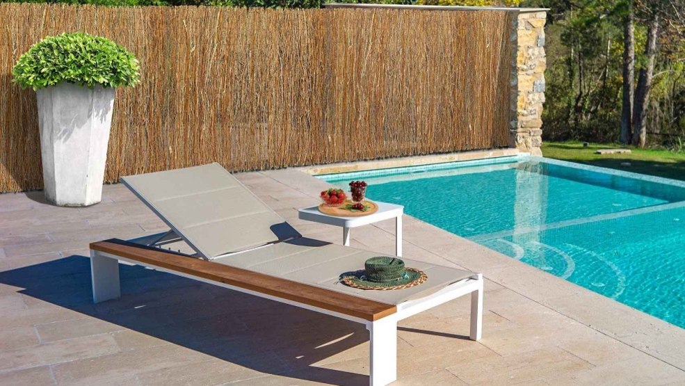 Angelina Grèce Basin nu