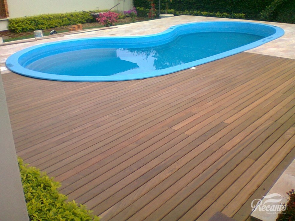 Sous la douche après la piscine