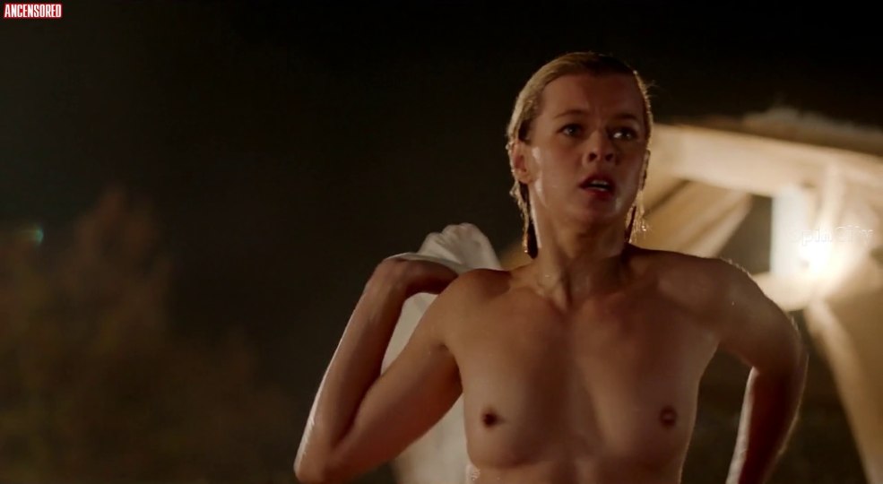 Katerina nue Spitz dans le film
