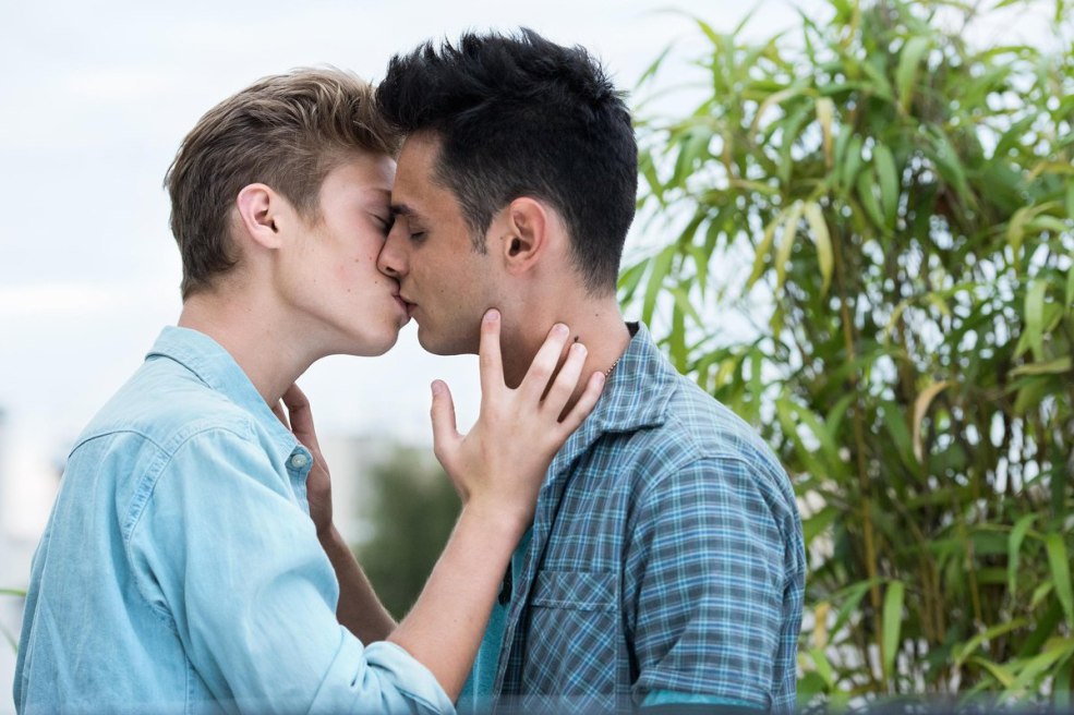Kiss furtif film 2016 baiser