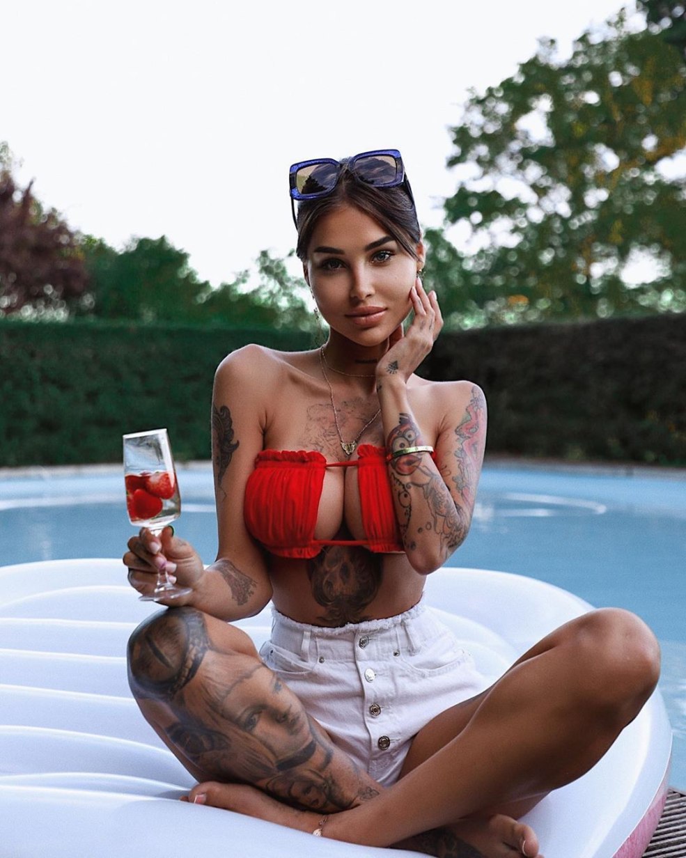 Belles filles B et soutien-gorge