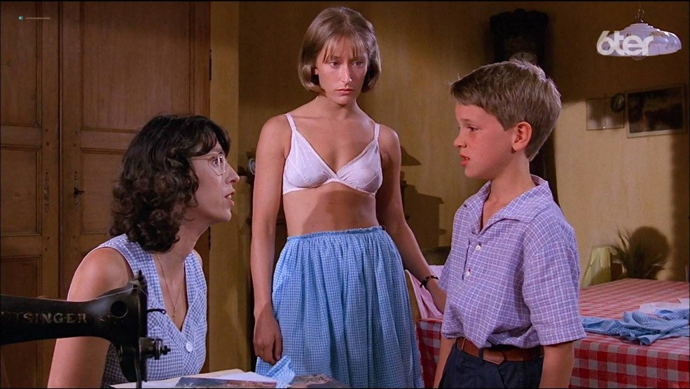 Cum sur les seins amateurs