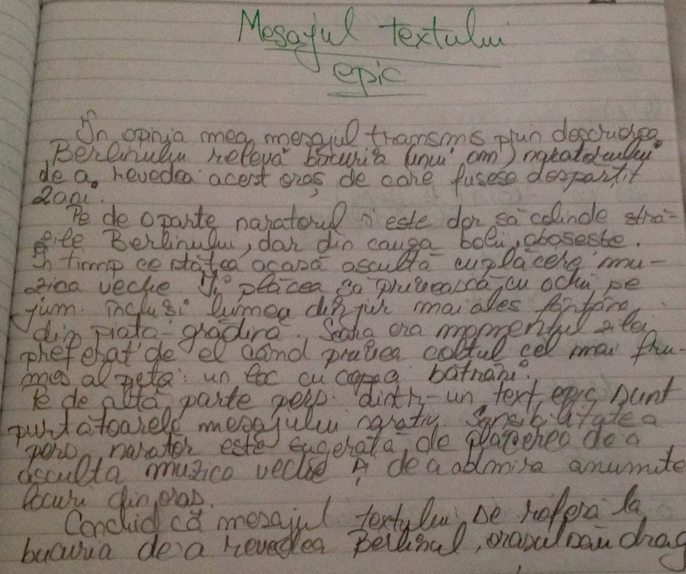 Lit avec oreillers à la tête