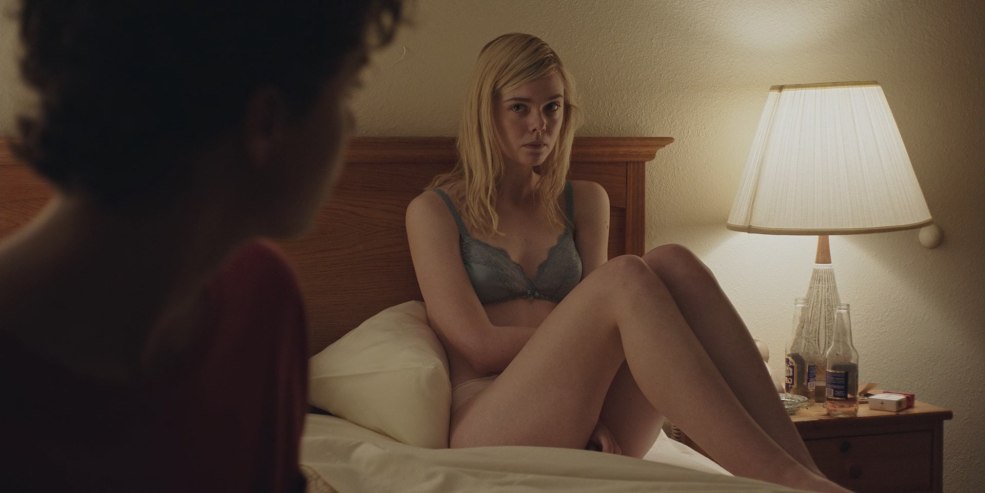 Lucas Jade Zumann et El Fanning