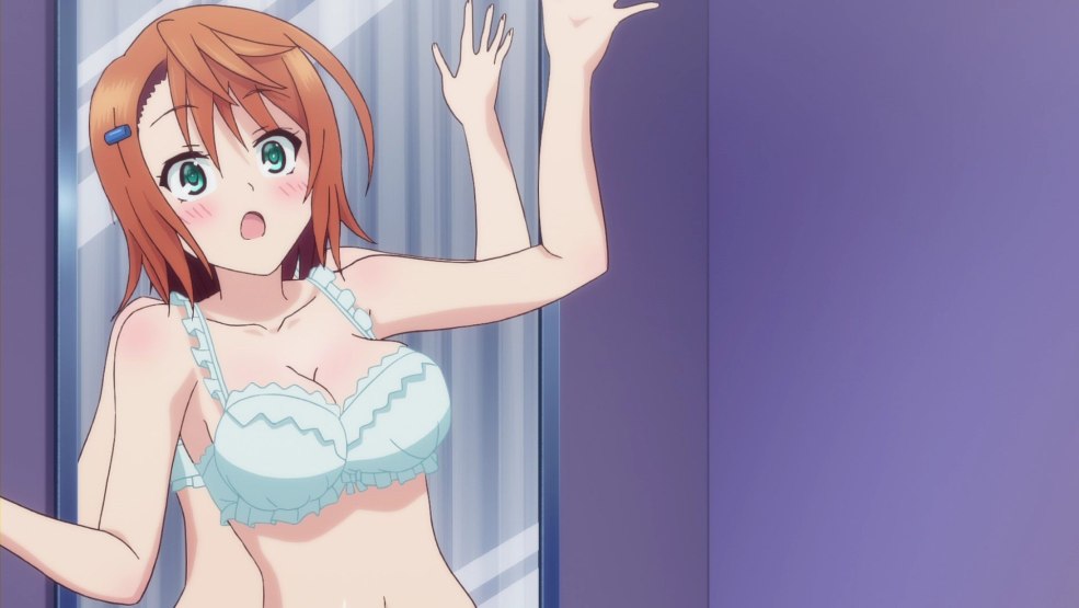 Komi San en maillot de bain