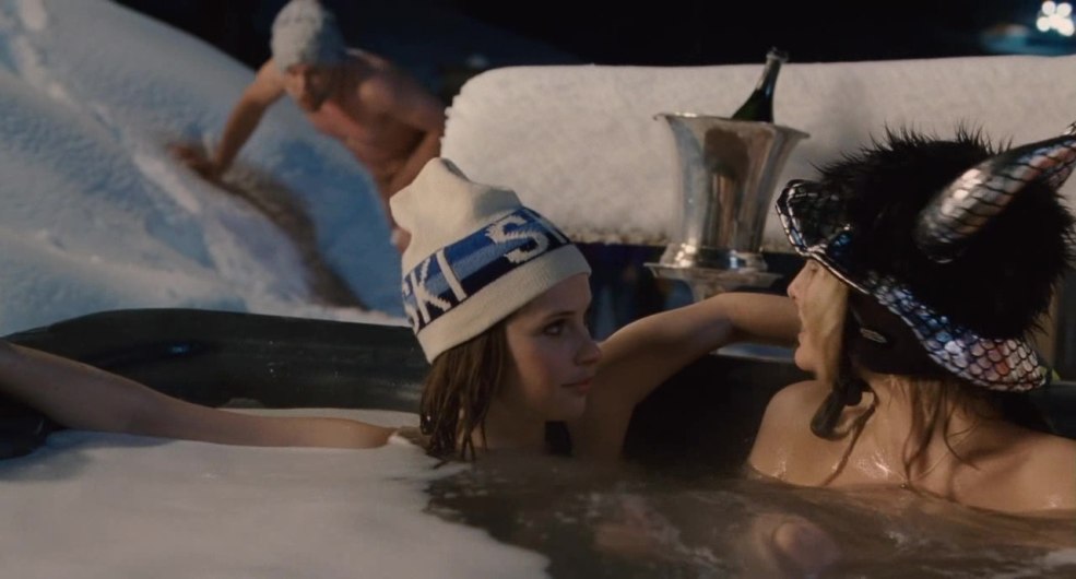 Felicity Jones Scènes érotiques