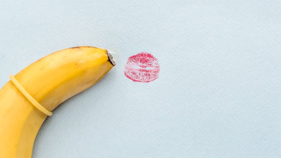Banane avec des baisers