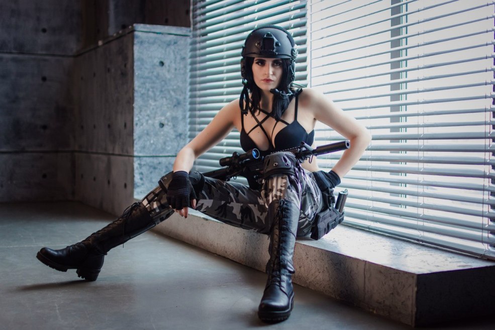 Anya Metro 2033 Cosplay