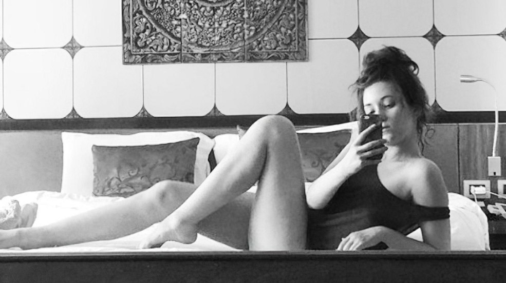 Valeria Rey (Valeria Rey) seins nus