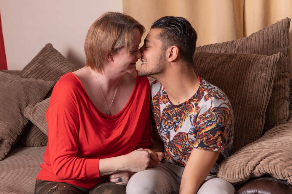 Tantes matures avec de jeunes garçons