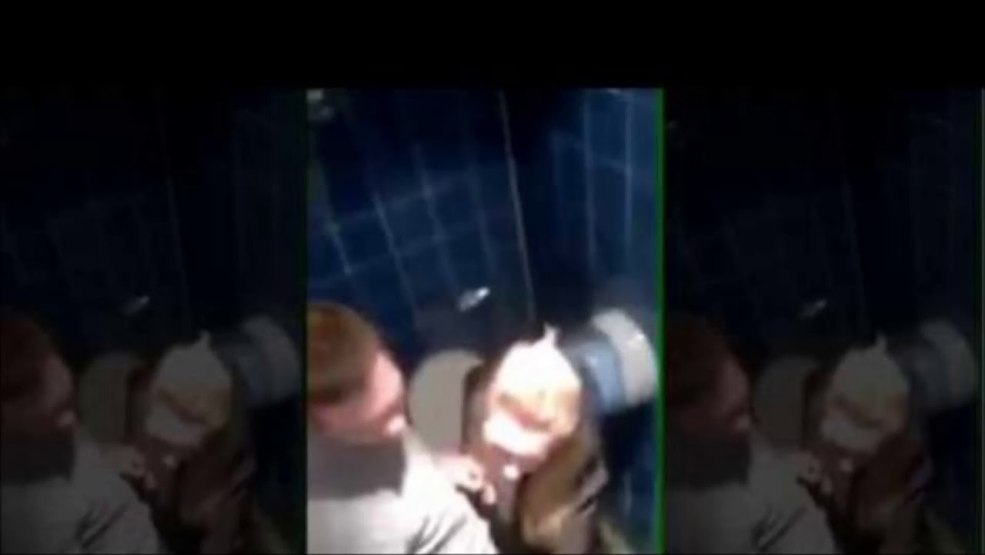 La mariée a été baisée dans une foule et énervée