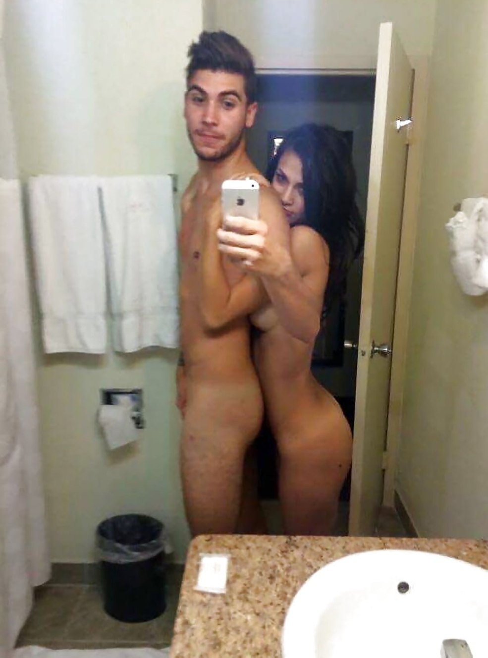 Selfies des petites filles nues