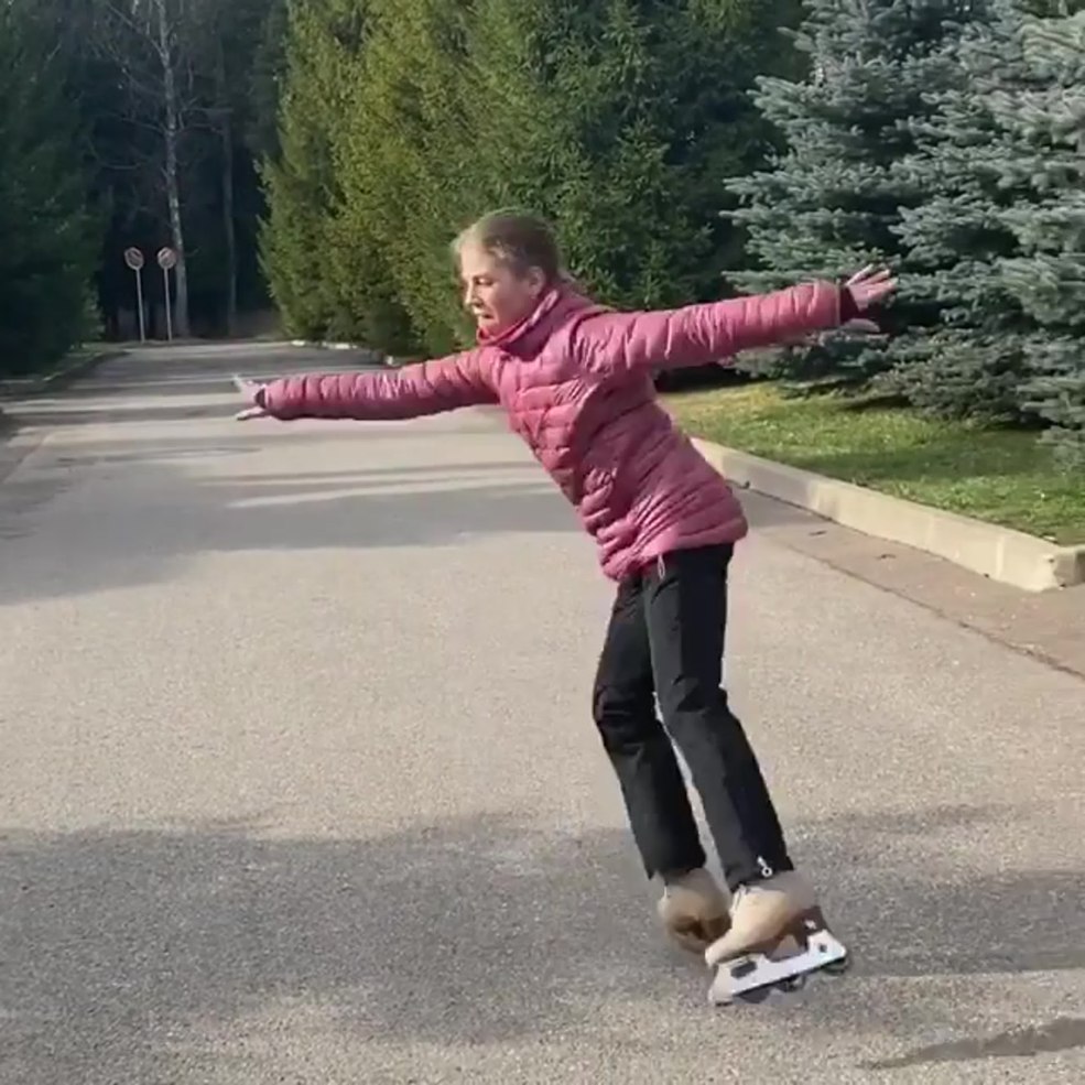 Alexandra Trusova Spuping Skating 2022 Arbitraire