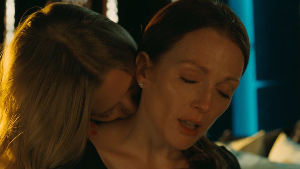 Julianna Moore Kiss