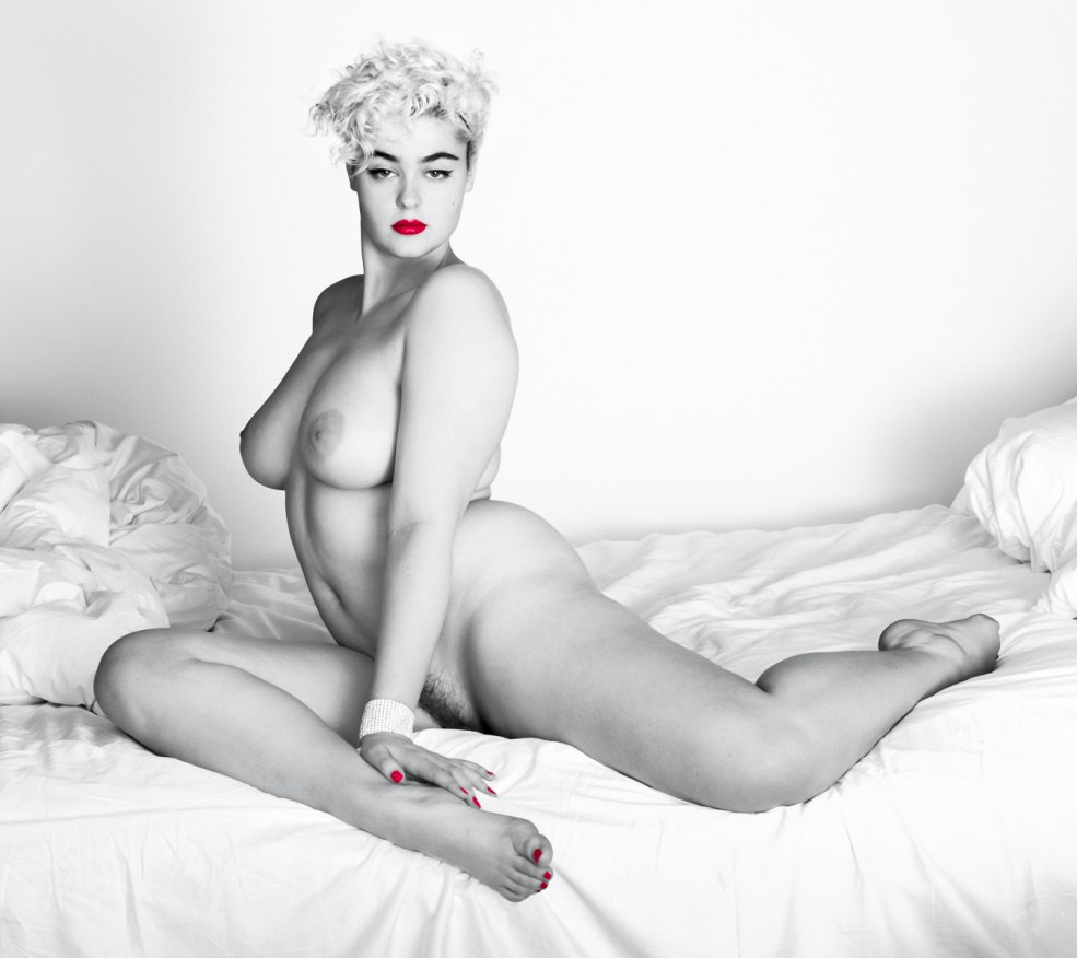 Stefania Ferrario 2019 nue