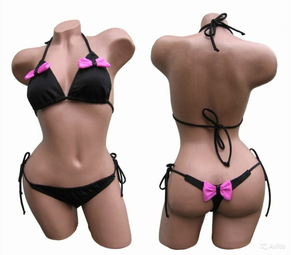 Goli romantique dans la cuisine