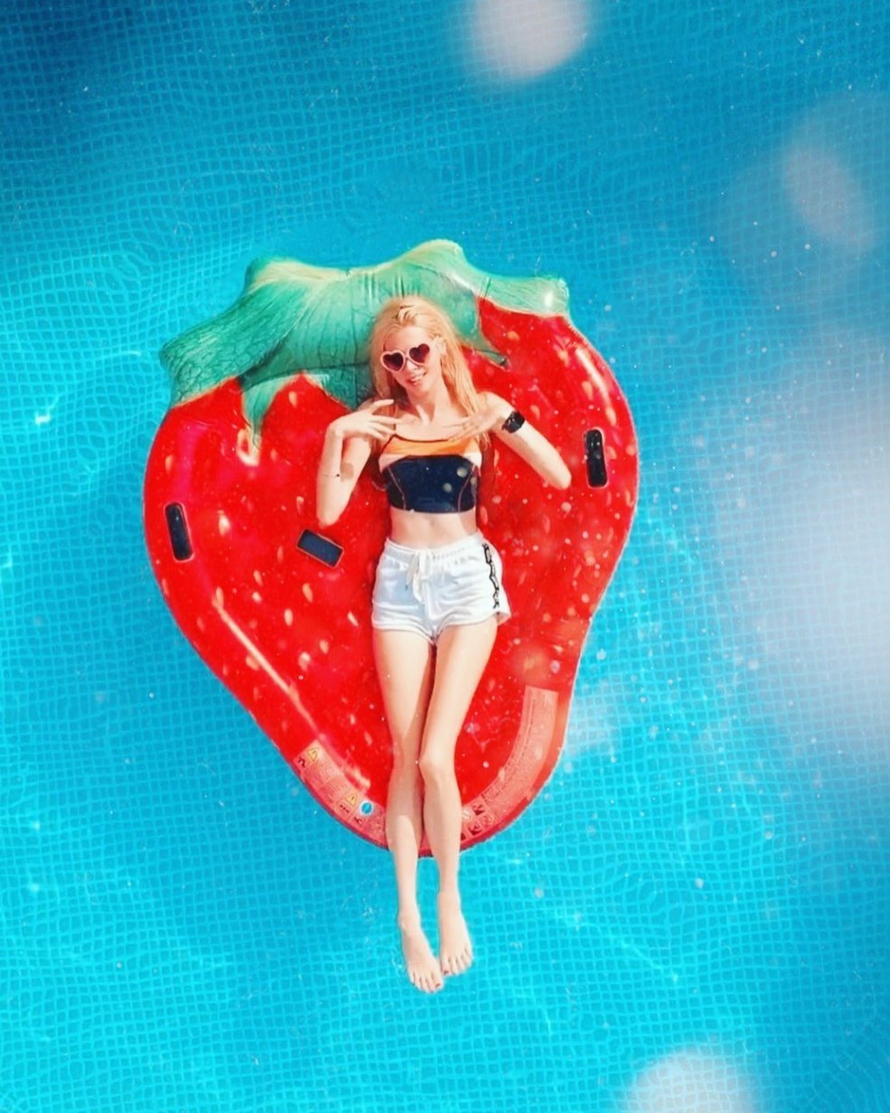 Nastya Kosh en maillot de bain