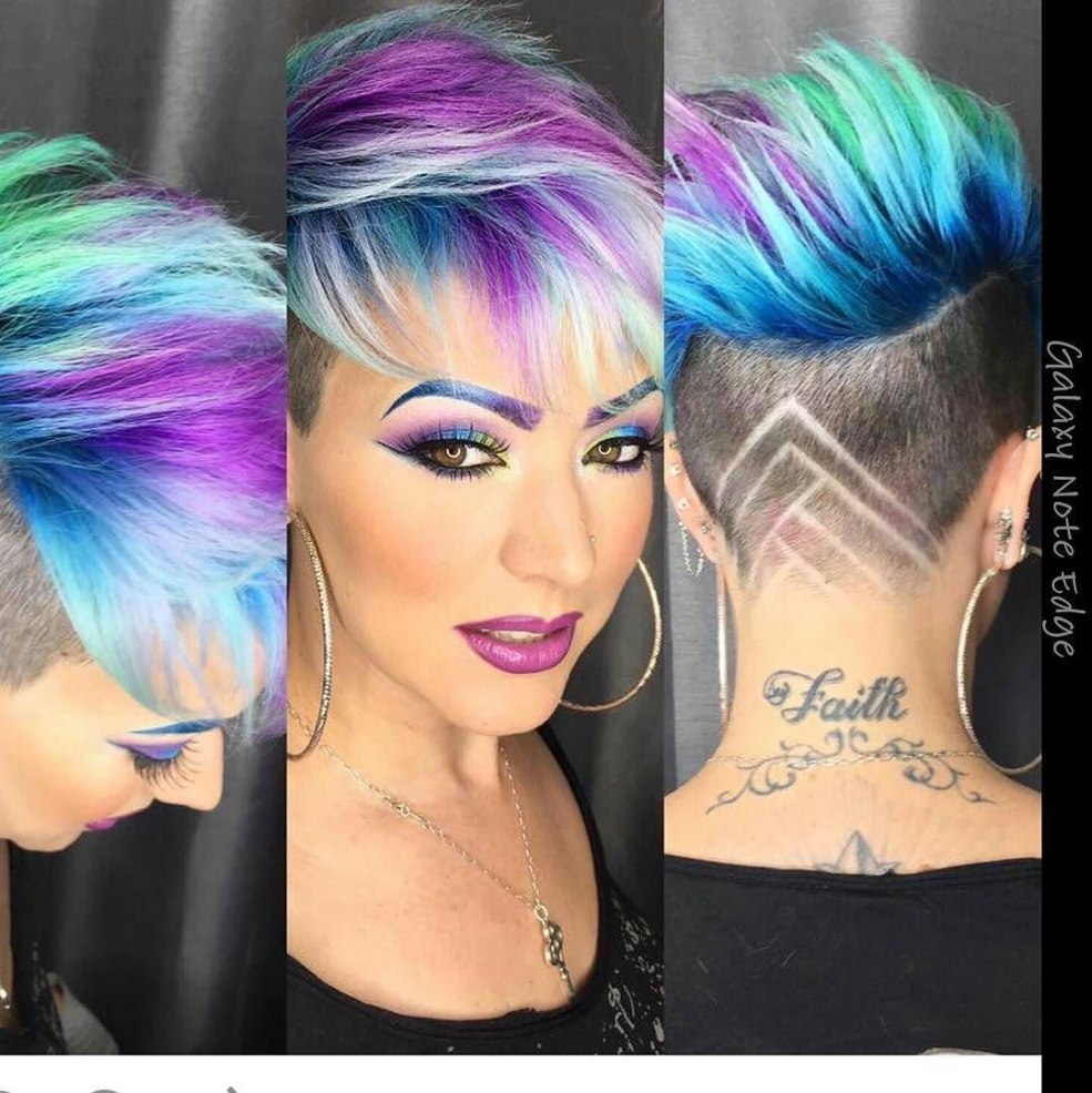 Coloration de couleur pour les cheveux courts