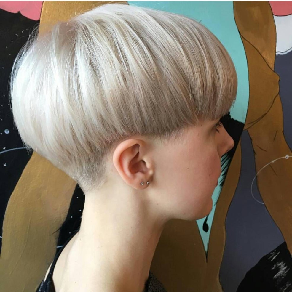 Capre de coupe courte sur la jambe