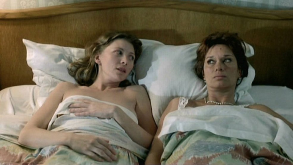 Grand-masse nue dans les films artistiques