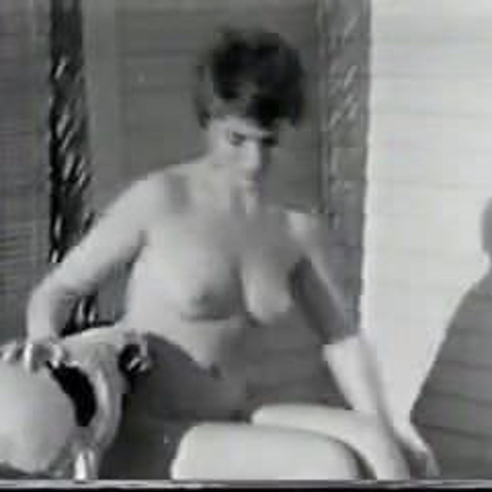 Grands seins rétro de Virginia Bell