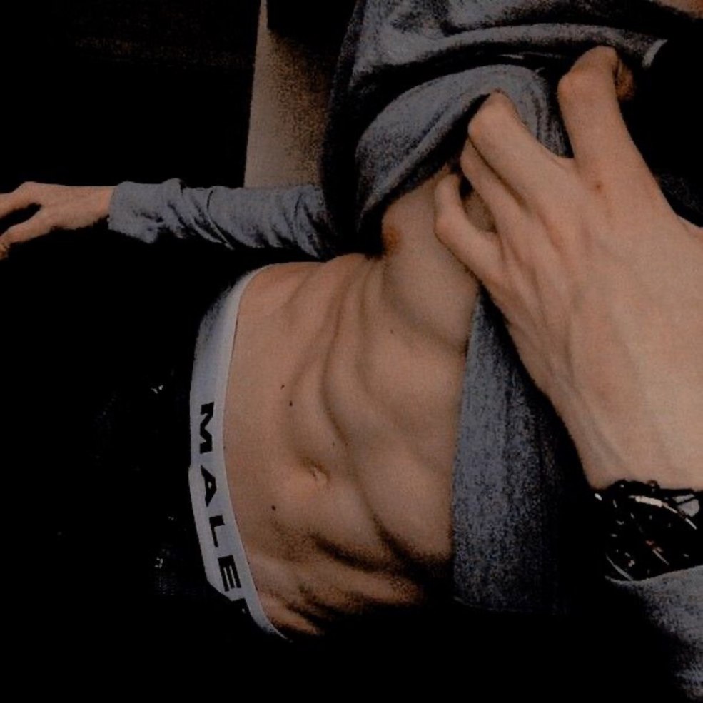 Hommes en troncs de natation